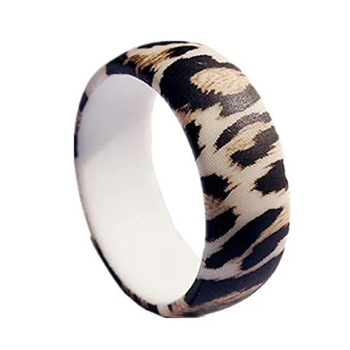 NNIOV Silicone Rings, Stackable Wedding Bands for Women, Geometric Braided Thin Wide Glitters Metallic Rubber Rings, Simple Comfortable Skin Safe (8.7mm Leopard Style, 8.5-9(18.9mm))